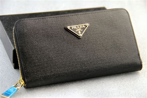 Women's Silver Designer Wallets 